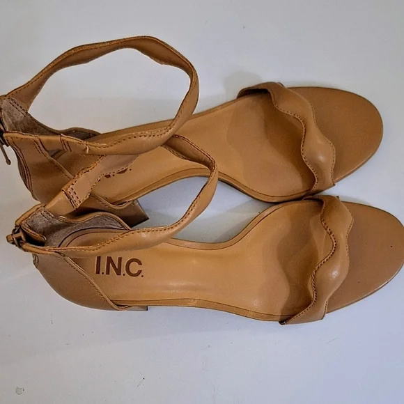 INC International Concepts Womens Square Stack Heels Wavy Ankle Strap Sa… - Picture 8 of 9